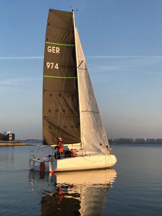   Der Vector 6.50, mit dem Lennart Burke 2021 bei der Einhand-Transatlantik-Regatta Minitransat starten will 