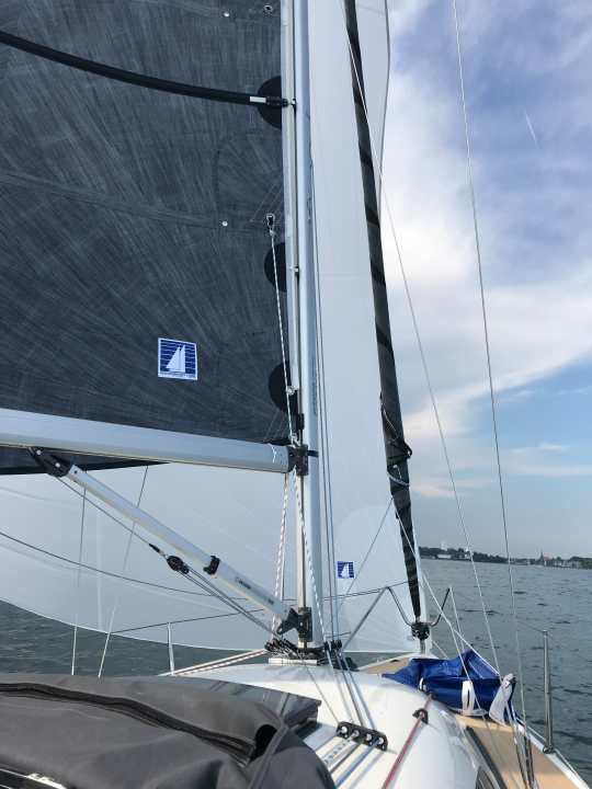   Die Dehlya 25 "Willy" unter Gennaker