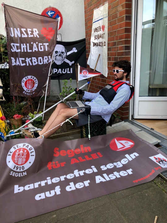   The sailors from FC St. Pauli are also at the start