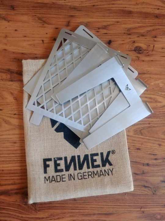 The individual parts of the grill form a handy and fairly flat package
