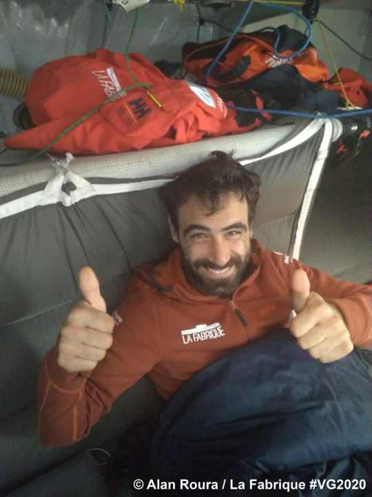   Ottimista nonostante l'attuale vento leggero: lo skipper svizzero di "La Fabrique" Alan Roura