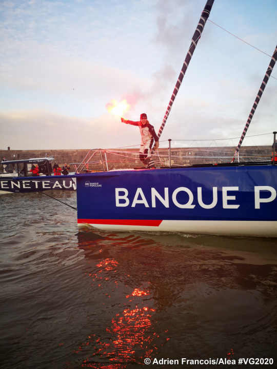   Clarisse Crémer was jubilant at the finish line and grateful for the news from MacArthur: "I'm really happy about that!"