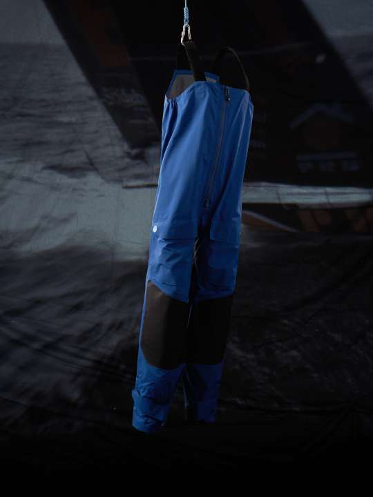   <a href="https://www.awin1.com/cread.php?awinmid=15164&awinaffid=471469&clickref=Y+Offshore+Hose&ued=https%3A%2F%2Fwebstore.northsails.com%2Fde%2Fde%2Foffshore-hose-27M440.html" target="_blank" rel="noopener noreferrer nofollow">Offshore-Hose mit 4DL-Verstärkungen</a> *