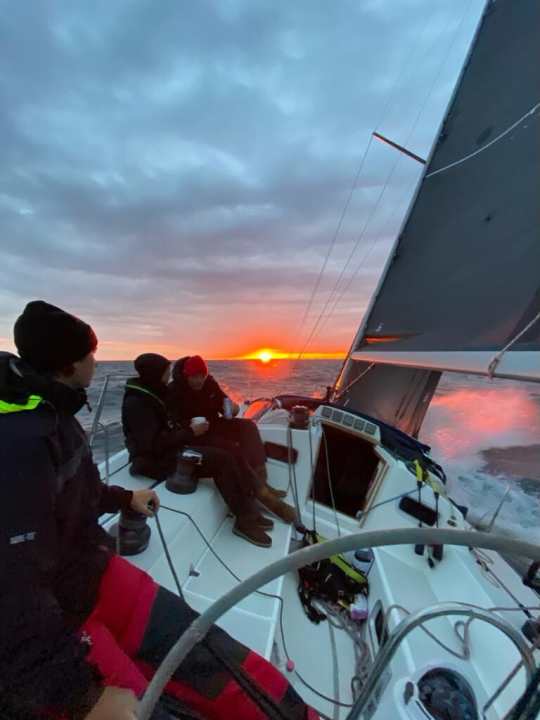   Golden views from on board the "Honky Dory" towards the horizon
