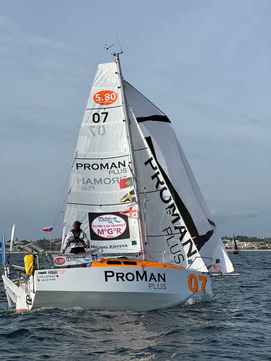   L'aventurier professionnel Michal Krysta sur son "Menawan