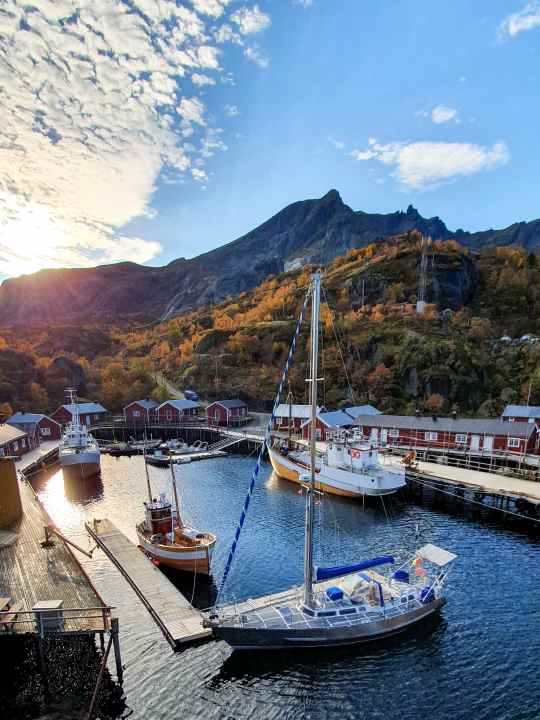 Vincitore del premio Arthur Doerwalds Memorial nel concorso <a href="https://www.dsv.org/segeln/fahrtensegeln/fahrtenwettbewerb/fahrtenwettbewerb-2022/" target="_blank" rel="noopener noreferrer">2022 crociere</a>: Peter Neumann e il suo equipaggio in viaggio verso Spitsbergen