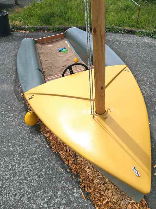 Dinghy sandpit