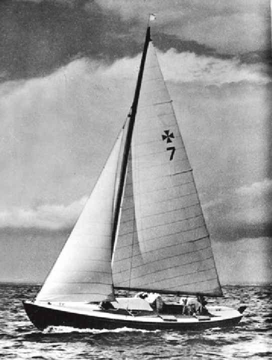   Il gommone Hansa del 1948, con il quale A&R si è ripresa dopo la guerra.