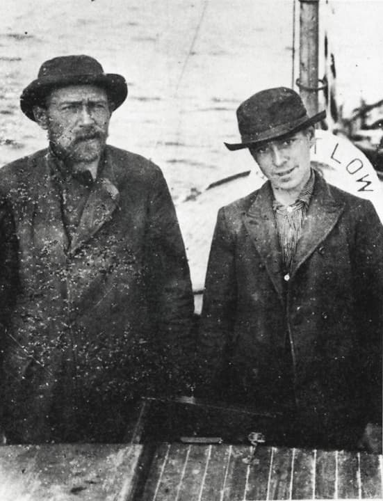   William Newman und sein Sohn Edward an Bord der „Abiel Abbott Low“.