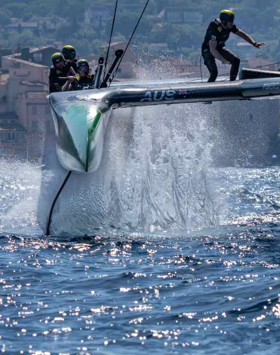 Tom Slingsby et son équipe australienne, encore vainqueurs au Danemark et leaders du classement, n'ont pas réussi à se hisser à la huitième et dernière place en France.