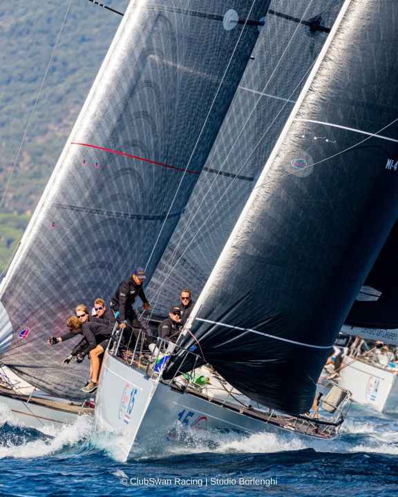   Le "Motions" hollandais de Lennart van Oeveren a remporté le championnat du monde dans la flotte des Swan 45