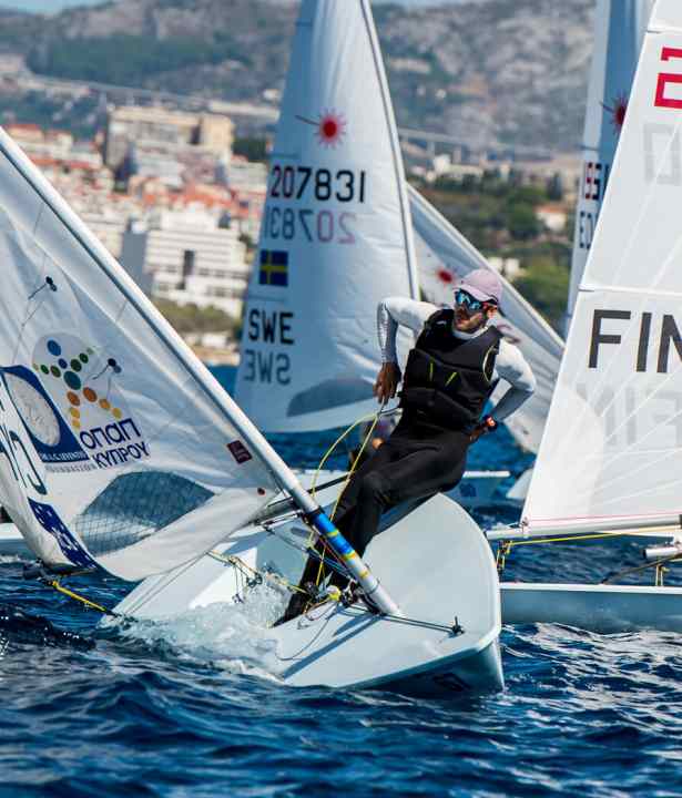   Le Chypriote Pavlos Kontides a remporté le championnat du monde dans sa région d'entraînement. Il a offert à son pays sa première médaille d'or historique dans une classe de voile olympique.