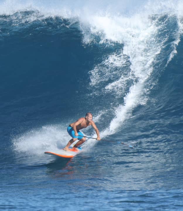 Turn left: "As a goofy footer, I love the wave from Lanes," says Schweiger, "there are few good lefts on Maui. That's why I don't miss the "glassy days"!"