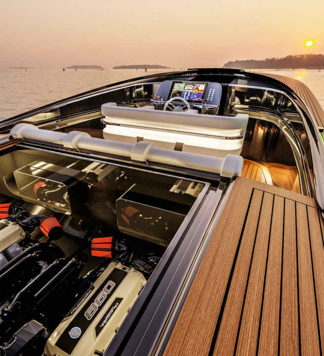 Old genes, new components: PMP Design lent a modern twist, Martin Levi prescribed the latest on-board and engine technology. | k.