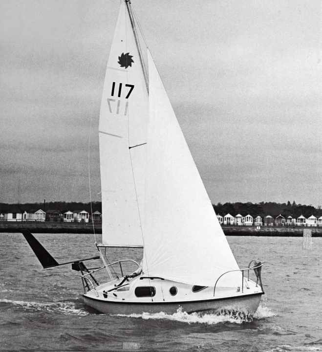 Partir sur l'océan en coquille de noix. De nombreux voyages d'aventure réussis ont déjà été réalisés sur des bateaux rudimentaires. Les récits n'en sont pas toujours parvenus jusqu'à nous