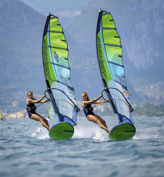 A twin rarely comes alone - Resi (left) and Sophie Steinlein without foil on Lake Garda.