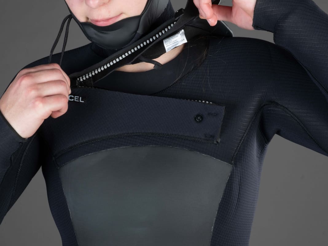 Xcel Infinity 6/5 Hooded im Test - dicht und bequem.
