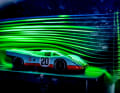 Ein Modell-Windkanal führt den Besuchern die Aerodynamik eines Porsche 917 vor.