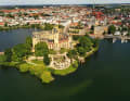 Schwerin mit dem Schloss im Vordergrund