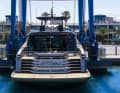 Reichlich Raum: Erstmals in der GTX-Reihe unter 100 Fuß erhielt die GTX90 unter dem Cockpit eine Doppelgarage mit Platz für einen Williams 395 SportJet und einen Sea-Doo Spark Trixx Jetski.