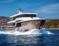 Gute Fahrt, Lady: Ginton Naval Architects berechneten den Rumpf, vor allem den Bereich unterhalb der Wasserlinie.  Ein festes Hull-Vane-Foil am Heck optimiert den Fahrkomfort, erhöht die Reichweite und flacht die Heckwelle ab