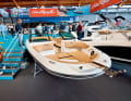 Die renommierte US-Bootsmarke Sea Ray setzt auf der Interboot erneut Ausrufezeichen in puncto Vielfalt. 16 Modelle, darunter Europapremieren, hat Brunswick Netherlands B.V. für die traditionsreiche Bootsmesse am Bodensee angekündigt