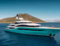 Weiche Linie: Der Bogen mittschiffs wurde schnell zum Markenzeichen  des Studios. Turquoise Yachts lieferte die 77 Meter lange „Go“ 2018