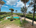 Seit zwei Jahren residiert Zuccon International Project in einer Villa mit Garten, Pool und malerischem Ausblick über Rom