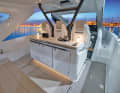 Not only can food be prepared at the galley, but also cocktails, which can be enjoyed in a relaxed atmosphere sitting on the bench and/or standing at the galley