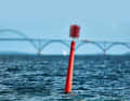 Pay attention to the current in the hours of the district with various bridges, it can be strong