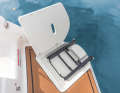 The solid bathing ladder is integrated into the bathing platform