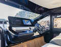 Italian style: the mobile phone charges under the left-hand display, cool air flows out of turbine outlets à la Mercedes