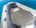 The cushion in the bow for the sun lounger is part of the accessories
