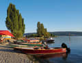 Short distances on the island: With the bow on the gravel and dry feet to the sundowner.
