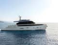 The 21.70 metre long Seadeck 7 with hybrid drive