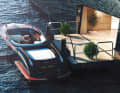 Anlegen mit dem Tender und leichtes an Bord gehen.