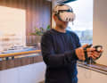 Express-Yachtdesign: Über VR-Brillen arbeiten die Designer im virtuellen Raum und ziehen mithilfe von Controllern 3D-Modelle auf –  mit strakenden Rumpflinien und komplexen Aufbautenformen.