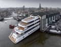 Working to the centimetre: when Royal Hakvoort undocks 61 metres in Monnickendam, it will be a tight squeeze. The family-run company is currently building 65 metres - it can't go any bigger.