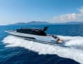 Fast mileage collector: Due to the high cruising speed of 38 knots and the efficiency of the three waterjets, the 110-tonner has low consumption per nautical mile.