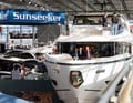 Großformate auf dem Trockenen:  Auch dieses Jahr punktet die Superyacht- Halle 6 wieder mit zahlreichen Welt- premieren und Neuheiten, die außerhalb ihres Elements noch größer wirken.