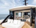 Flybridge with spacious sun terrace.