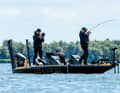 If the boat remains steady on the line,
the angler can concentrate fully on the
the fish. Precision then becomes
then immediately becomes a catch factor.
The bow engine holds its position as quiet as a whisper, the combustion engine is silent.
