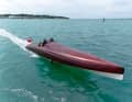 Holz mag nicht unbedingt die naheliegendste Wahl für den Bau eines leichten Rumpfes sein, doch Spirit Yachts ist genau darin versiert.