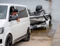 ... Wenn am Ziel eine geeignete Sliprampe zur Verfügung steht, kann das Boot mit ein wenig Routine schnell gewassert, beladen und für den kommenden Angeltag einsatzklar gemacht werden.