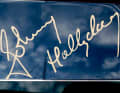A boat with character: an autograph from Johnny Hallyday – whose real name, contrary to his American-sounding stage name, was actually Jean-Philippe Léo Smet – on the front of the cockpit.