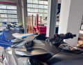 ... Smartphone-Fach und integriertem Audiosystem. Per Bluetooth bringt es mit satten 100 Watt Leistung Musik aufs Wasser.
