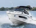 The Karnic CS700 S skips the waves of other sports boats smoothly, dryly and with a stable course