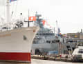 Guests also moor at the Überseebrücke, here the frigate "München"