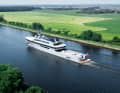 Auf Wiedersehen!: Nausicaä gleitet durch den Nord Ostsee Kanal.
