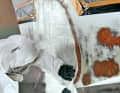 Laminate: The fine glass fibre mats can be torn like a piece of paper and thus perfectly adapted to the outline of the cut-out by hand